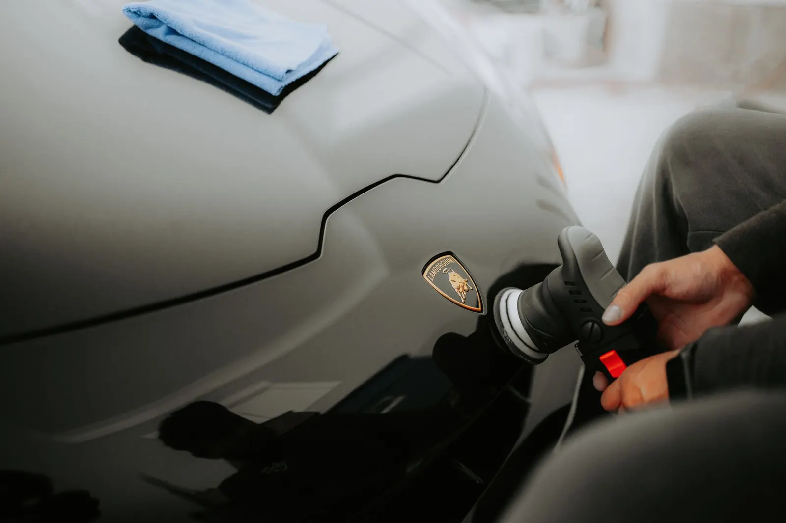 Korekta lakieru w studiu Auto Detal